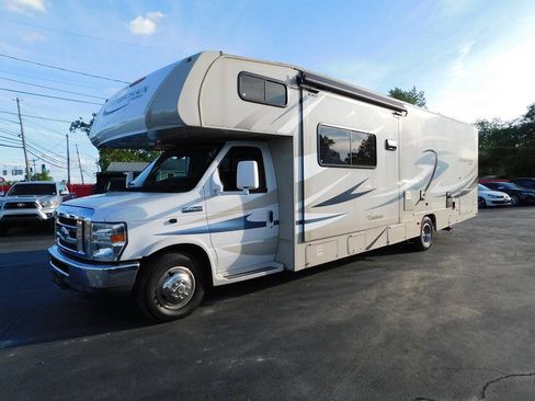 Used 2015 Ford E-450 and Econoline 450 Super Duty w/ Motorhome Prep Package RWD image 2