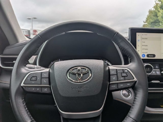 Used 2023 Toyota Highlander Bronze Edition AWD/4WD image 27