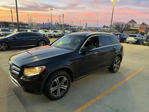 Used 2018 Mercedes-Benz GLC 300 4MATIC image 1
