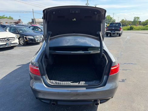 Used 2018 Jaguar XF R-Sport AWD/4WD image 37