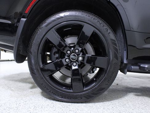 Used 2025 Land Rover Defender 130 V8 image 8