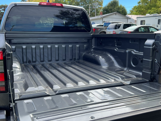 Used 2023 Nissan Frontier SV w/ Midnight Edition Package AWD/4WD image 7
