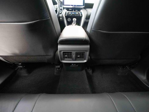Used 2023 Toyota Venza Limited AWD/4WD image 22