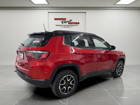 Used 2025 Jeep Compass Trailhawk AWD/4WD image 5