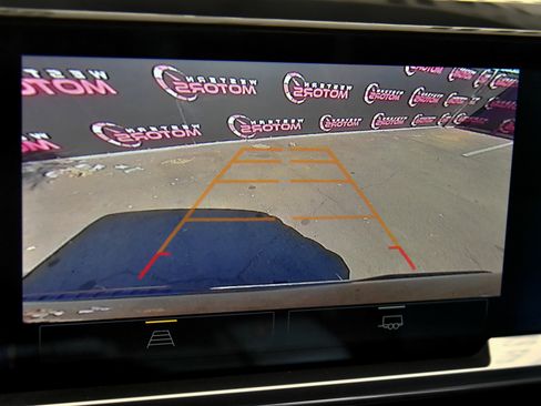 Used 2022 Chevrolet Silverado 1500 LT AWD/4WD image 18