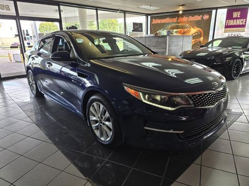 Used 2018 Kia Optima EX image 3