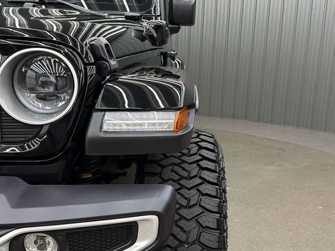 Used 2025 Jeep Wrangler Unlimited Sahara image 13