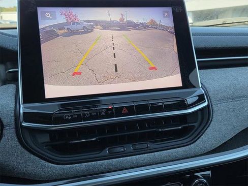 Certified 2024 Jeep Compass Latitude image 10