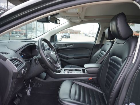 Used 2022 Ford Edge SEL w/ Convenience Package image 2