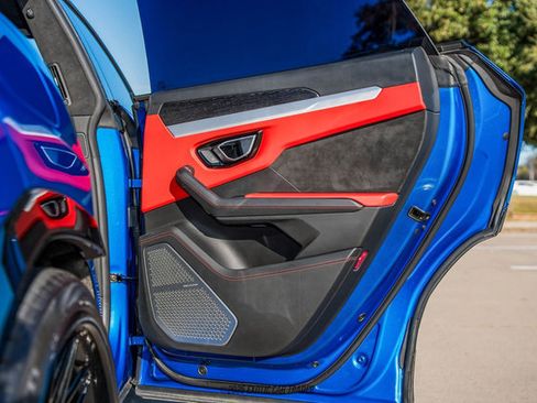 Used 2019 Lamborghini Urus image 42