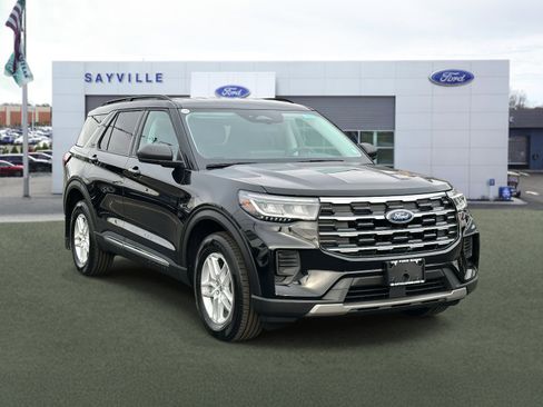 Used 2025 Ford Explorer Active image 6