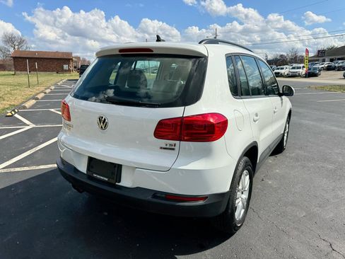 Used 2017 Volkswagen Tiguan S image 9