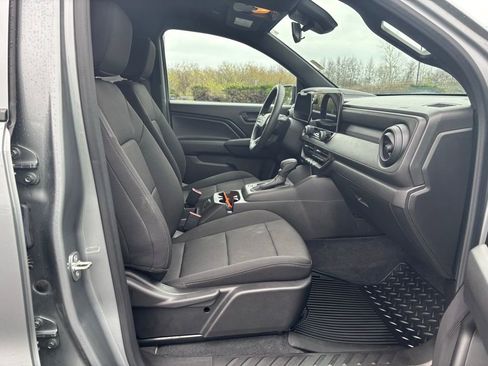 Used 2023 Chevrolet Colorado W/T w/ Technology Package image 20