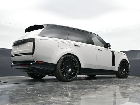 Used 2025 Land Rover Range Rover SV AWD/4WD image 37