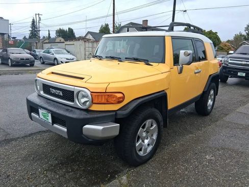 Used 2007 Toyota FJ Cruiser 4WD image 1