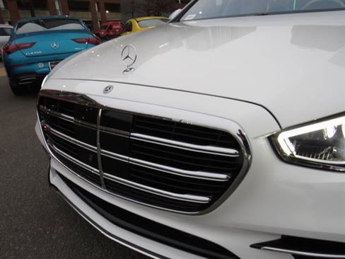 Used 2024 Mercedes-Benz S 580 4MATIC Sedan w/ AMG Line image 22