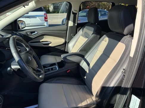 Used 2019 Ford Escape SEL image 19