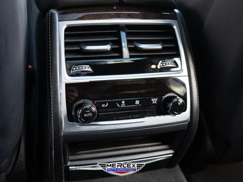 Used 2018 BMW 750i xDrive image 23