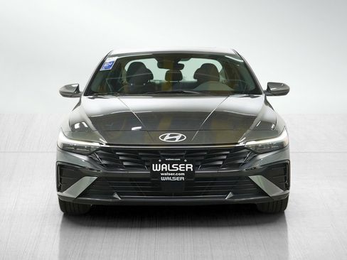 Used 2025 Hyundai Elantra SEL FWD image 8