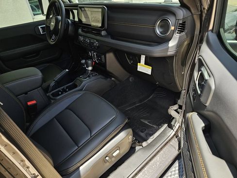 New 2026 Jeep Gladiator Mojave AWD/4WD image 7