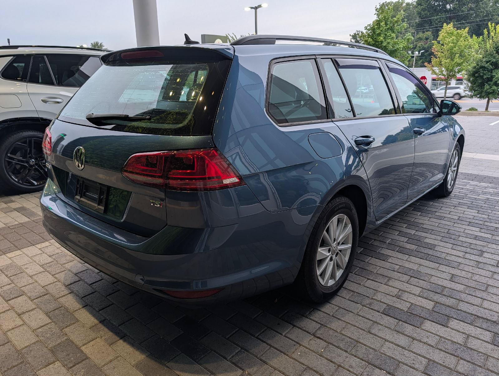 Used 2016 Volkswagen Golf S FWD image 20