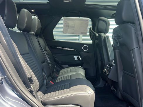 New 2026 Land Rover Discovery S AWD/4WD image 28