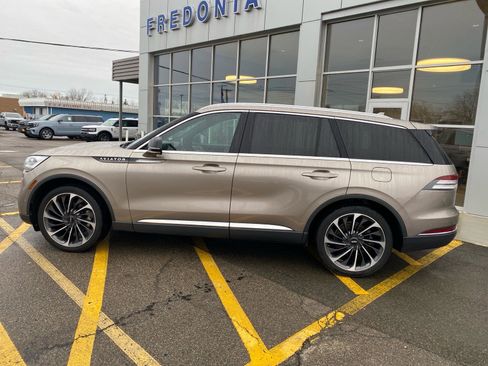 Used 2020 Lincoln Aviator Reserve w/ Equipment Group 202A image 2