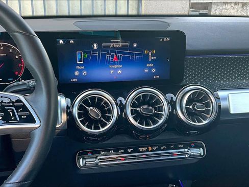 Used 2025 Mercedes-Benz GLB 250 image 6