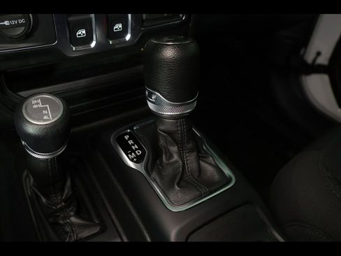 Used 2022 Jeep Wrangler Sport S image 23