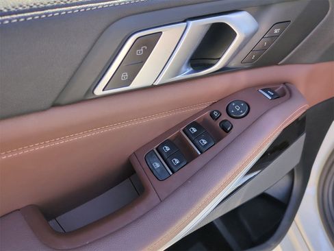 Used 2020 BMW X5 sDrive40i w/ M Sport Package image 24