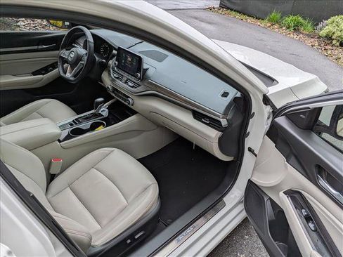 Used 2021 Nissan Altima 2.5 SL FWD image 11