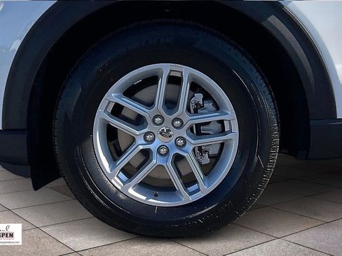 New 2026 Ford Explorer Active w/ Active Comfort Package image 11