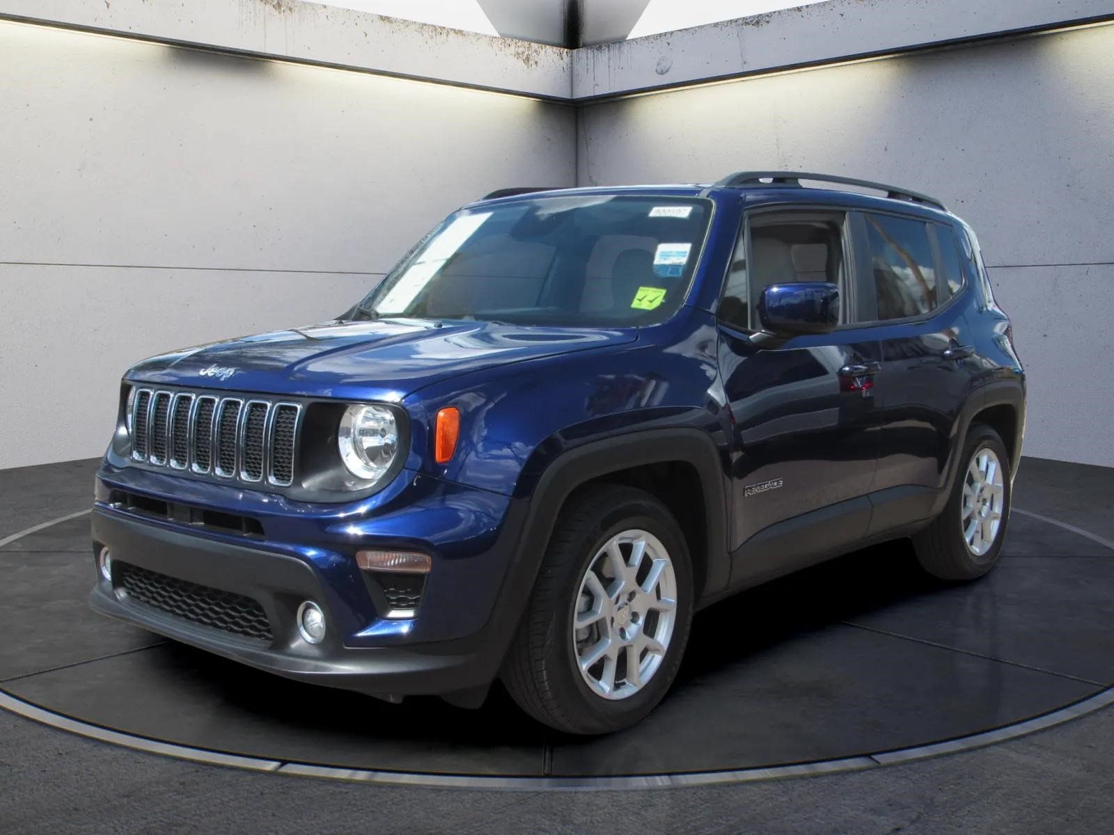 Used 2020 Jeep Renegade Latitude FWD image 1