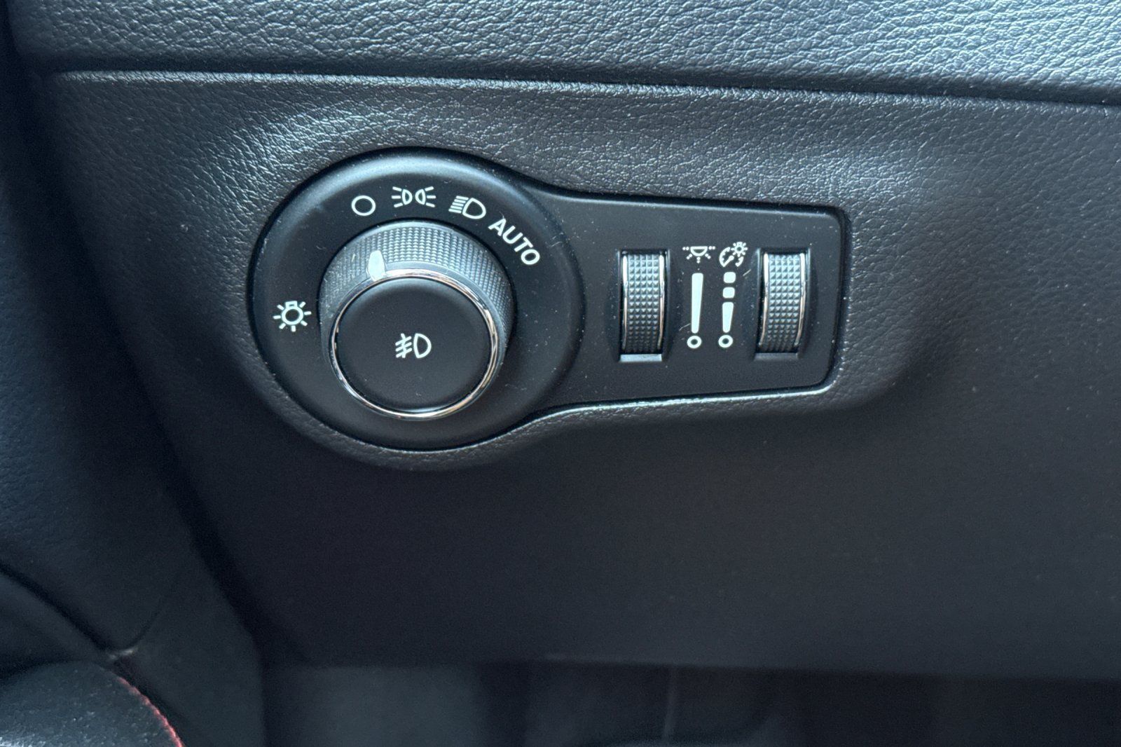 Used 2019 Jeep Compass Trailhawk AWD/4WD image 41