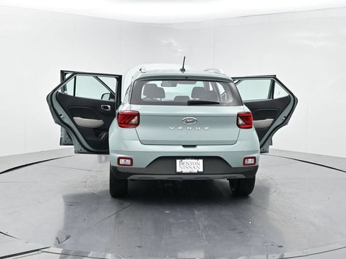 Used 2025 Hyundai Venue SEL FWD image 27