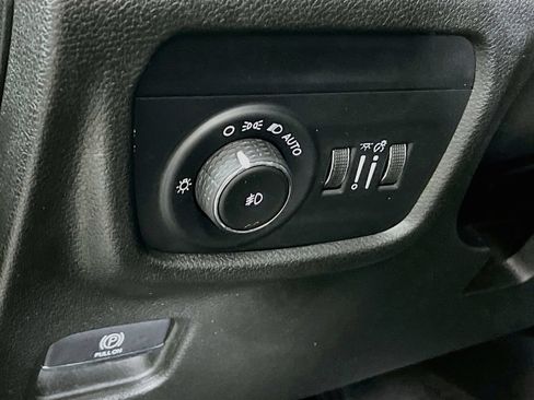 Used 2022 Jeep Grand Cherokee L Limited AWD/4WD image 21