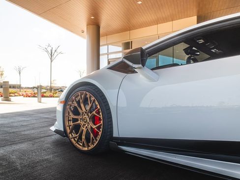 Used 2015 Lamborghini Huracan LP 610-4 image 10