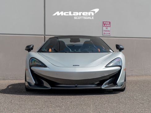 Used 2020 McLaren 600LT Spider RWD image 10