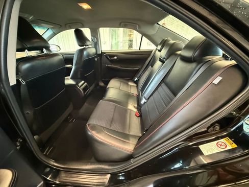 Used 2015 Toyota Camry SE FWD image 14