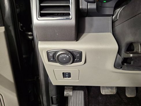 Used 2016 Ford F150 XLT w/ Equipment Group 302A Luxury image 16