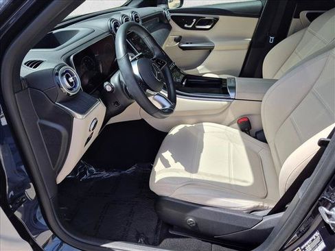 Used 2023 Mercedes-Benz GLC 300 4MATIC image 17
