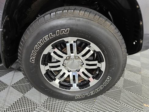 Used 2016 Toyota 4Runner SR5 AWD/4WD image 9