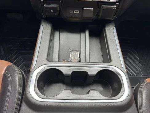 Used 2020 Chevrolet Silverado 3500 High Country image 25