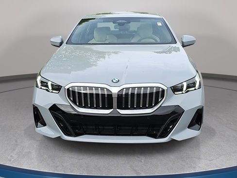 New 2026 BMW 530i w/ M Sport Package RWD image 2