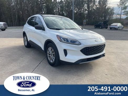 Used 2022 Ford Escape SE w/ Convenience Package image 1