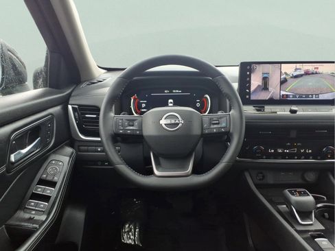 Certified 2025 Nissan Rogue SL w/ Tech Package AWD/4WD image 15