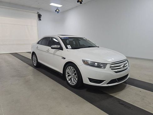 Used 2019 Ford Taurus Limited FWD image 3