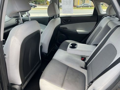 Used 2022 Hyundai Kona SE FWD image 12