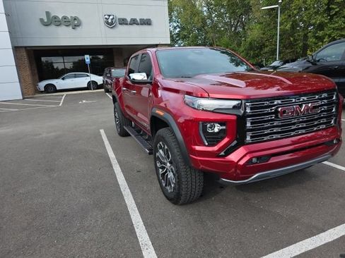 Used 2026 GMC Canyon Denali AWD/4WD image 3