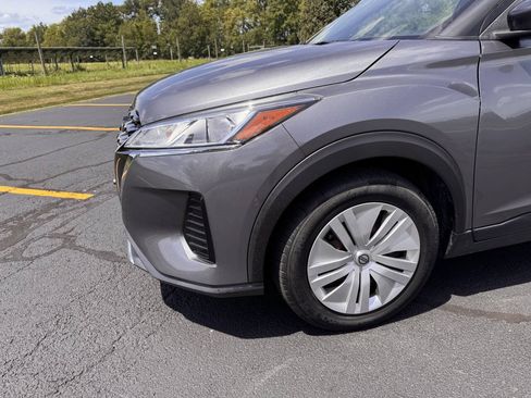 Used 2021 Nissan Kicks S FWD image 12